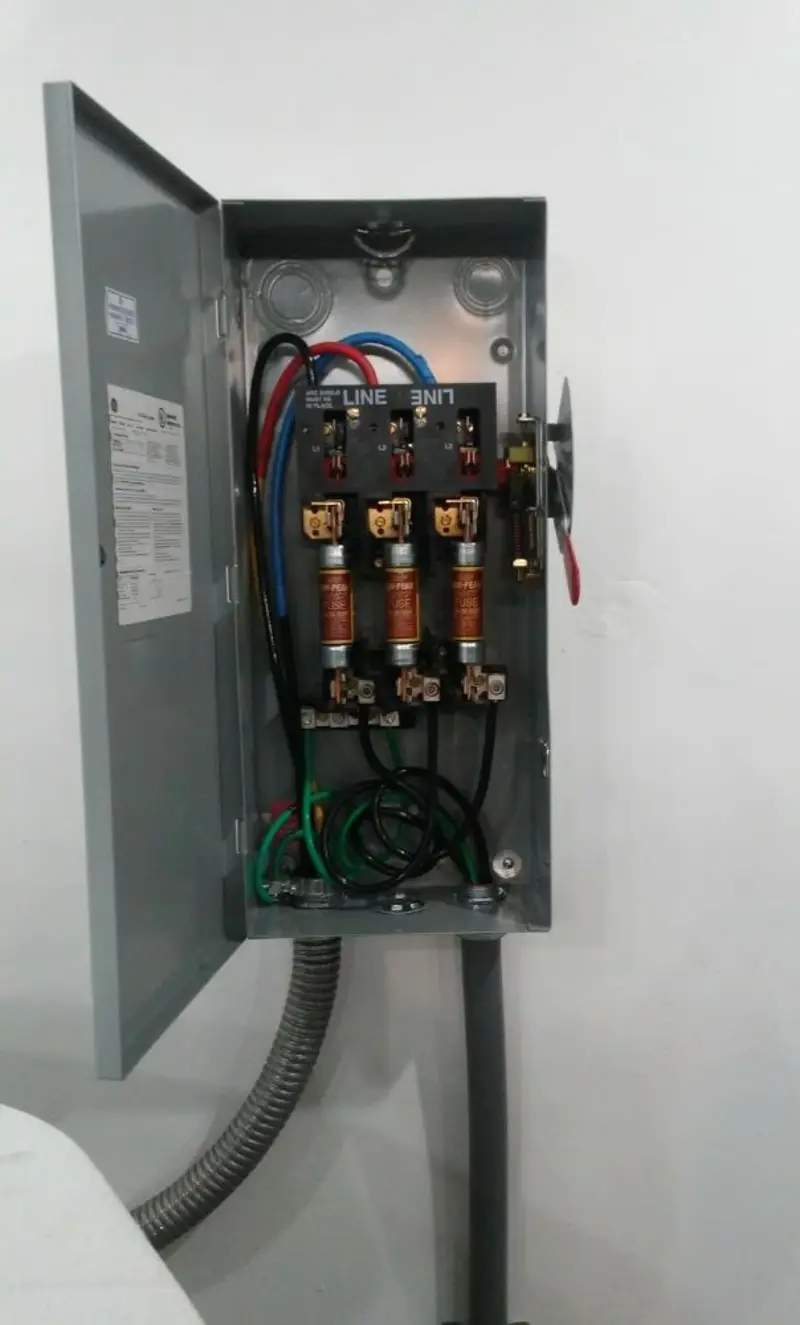 Three-phase disconnect switch installed for Electrical Wiring & Rewiring in Pulaski